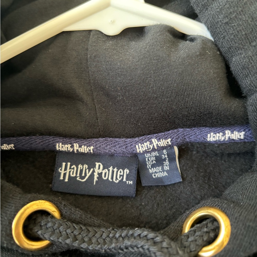 Harry Potter Hufflepuff Hoodie - Picture 3 of 4